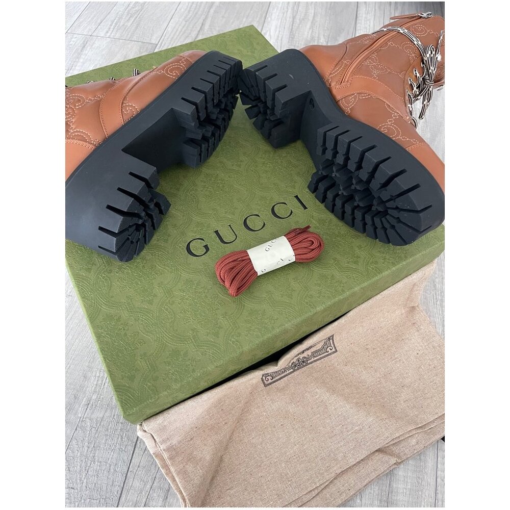 Brand New Gucci GG Embossed Matelassé  Leather Lace-up Boot Size 39.5 - Picture 4 of 7